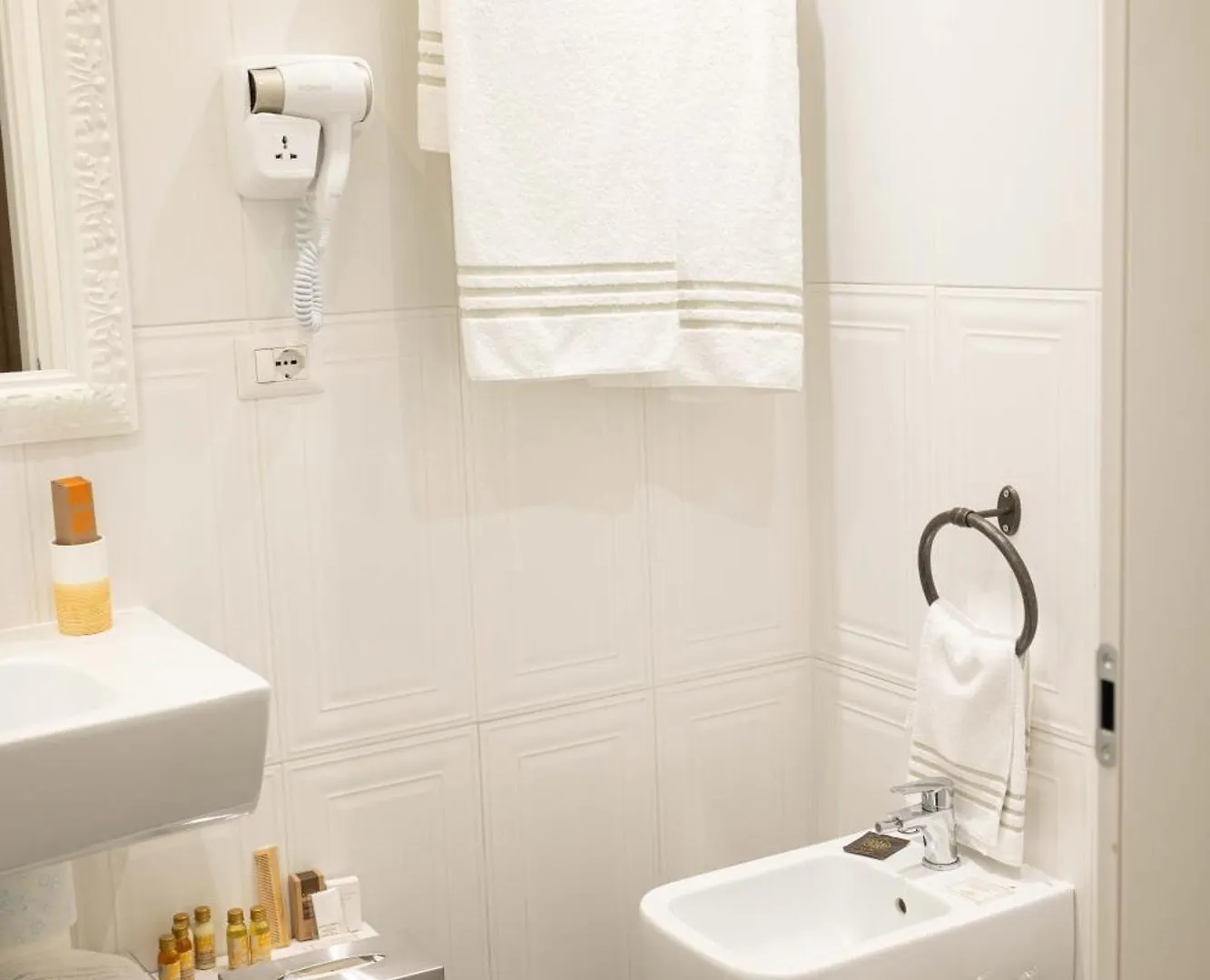 Bed & Breakfast Domus Deorum Naples