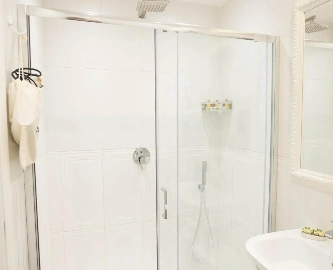 Bed & Breakfast Domus Deorum Napoli Italia