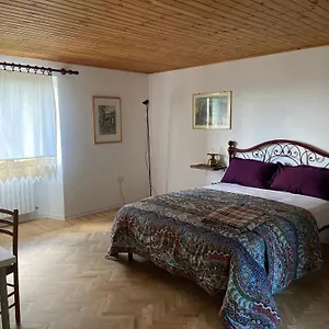 https://stanza-nel-bosco-alla-canova-di-biforco.emilia-romagnahotels.net